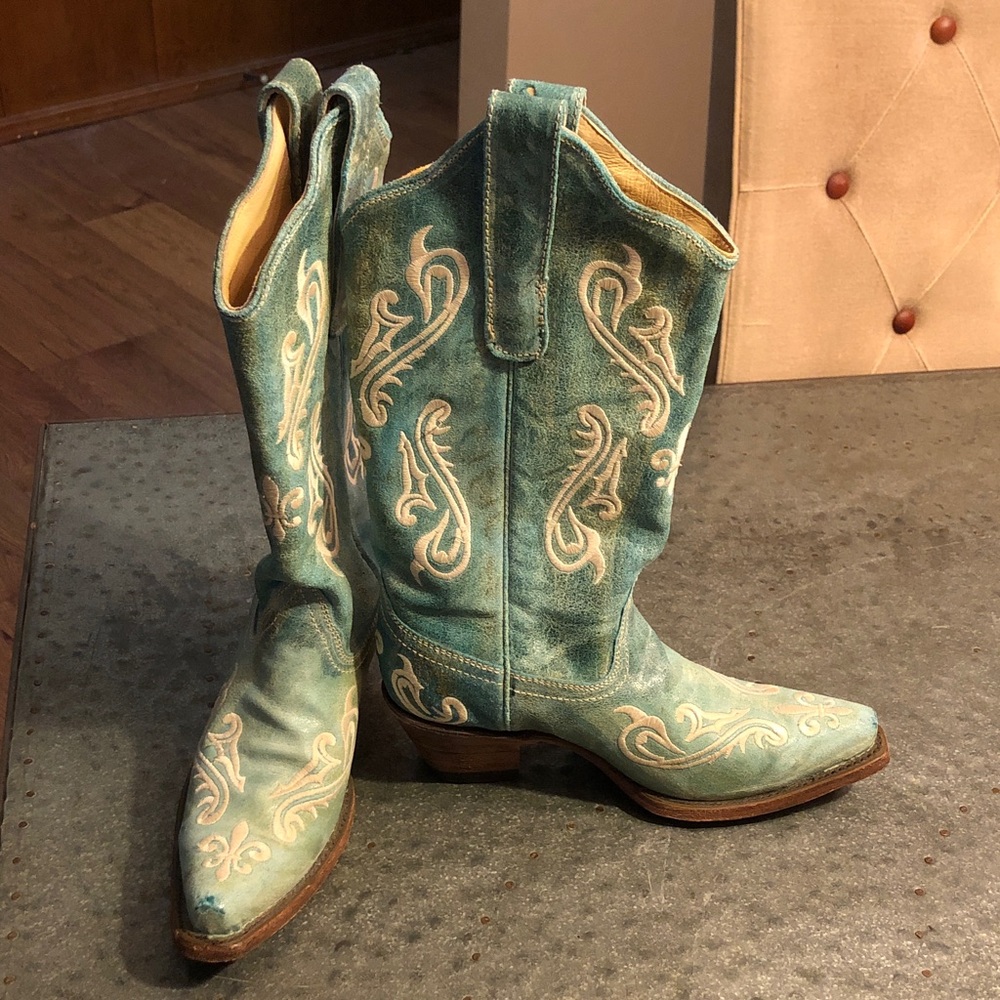 Corral Turquoise Embroidered Suede Heeled Cowboy Boots - Women size 6.5